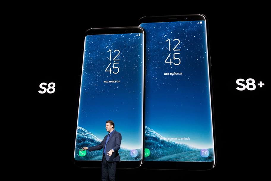 La presentazione a New York dei nuovi smartphone Samsung segna il rilancio dei coreani dopo il passo falso del Note 7